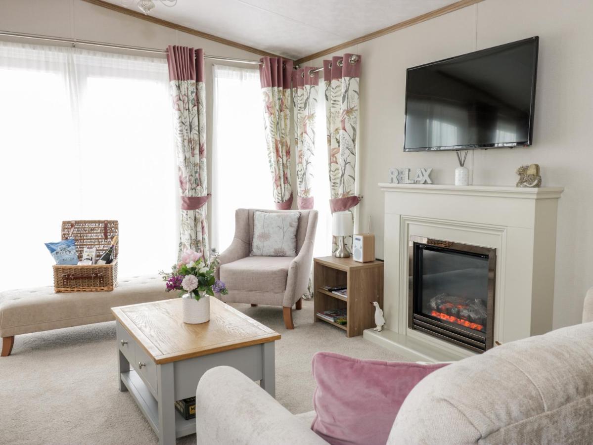 Serena Lodge Jedburgh Bagian luar foto
