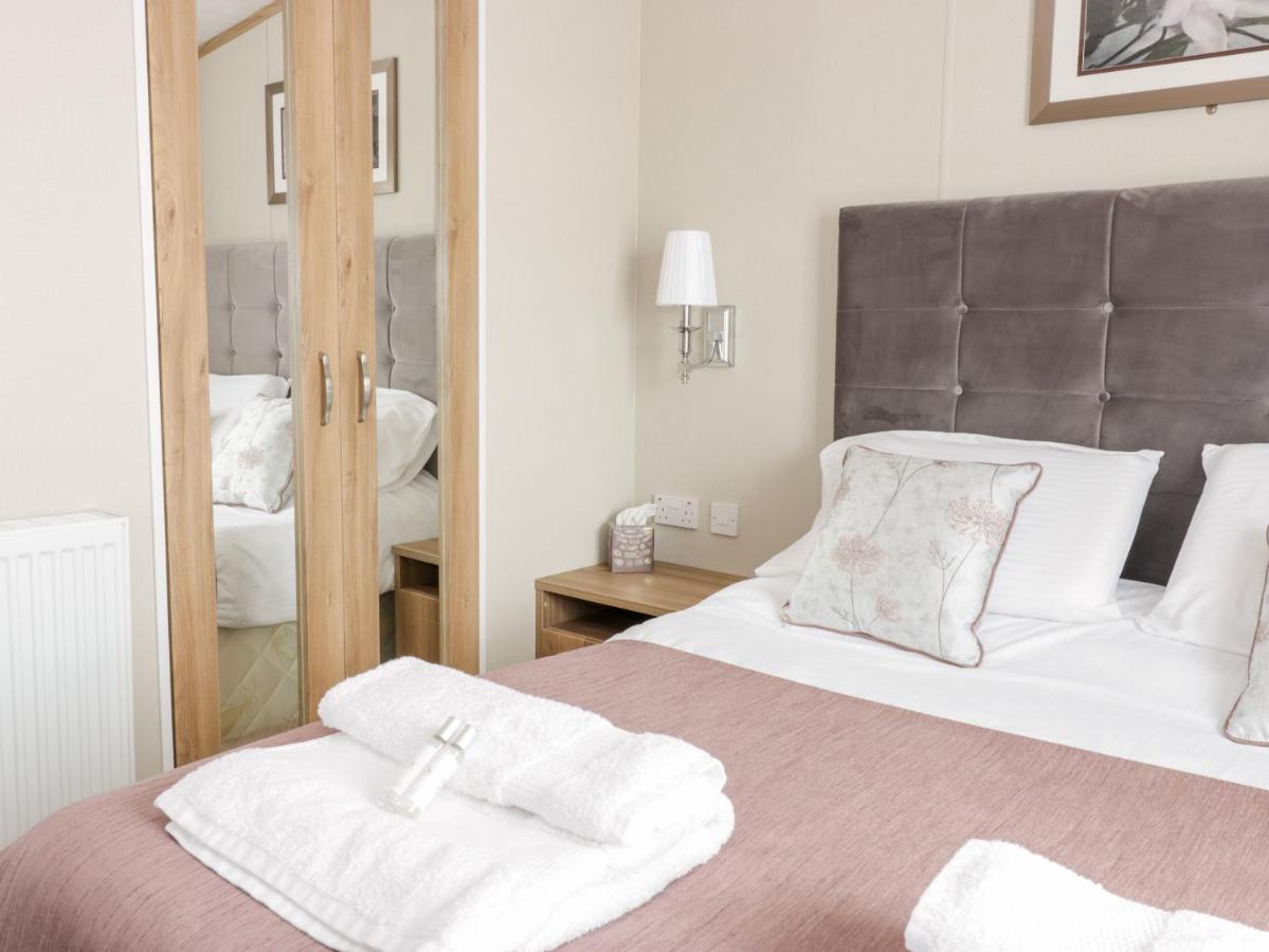 Serena Lodge Jedburgh Bagian luar foto