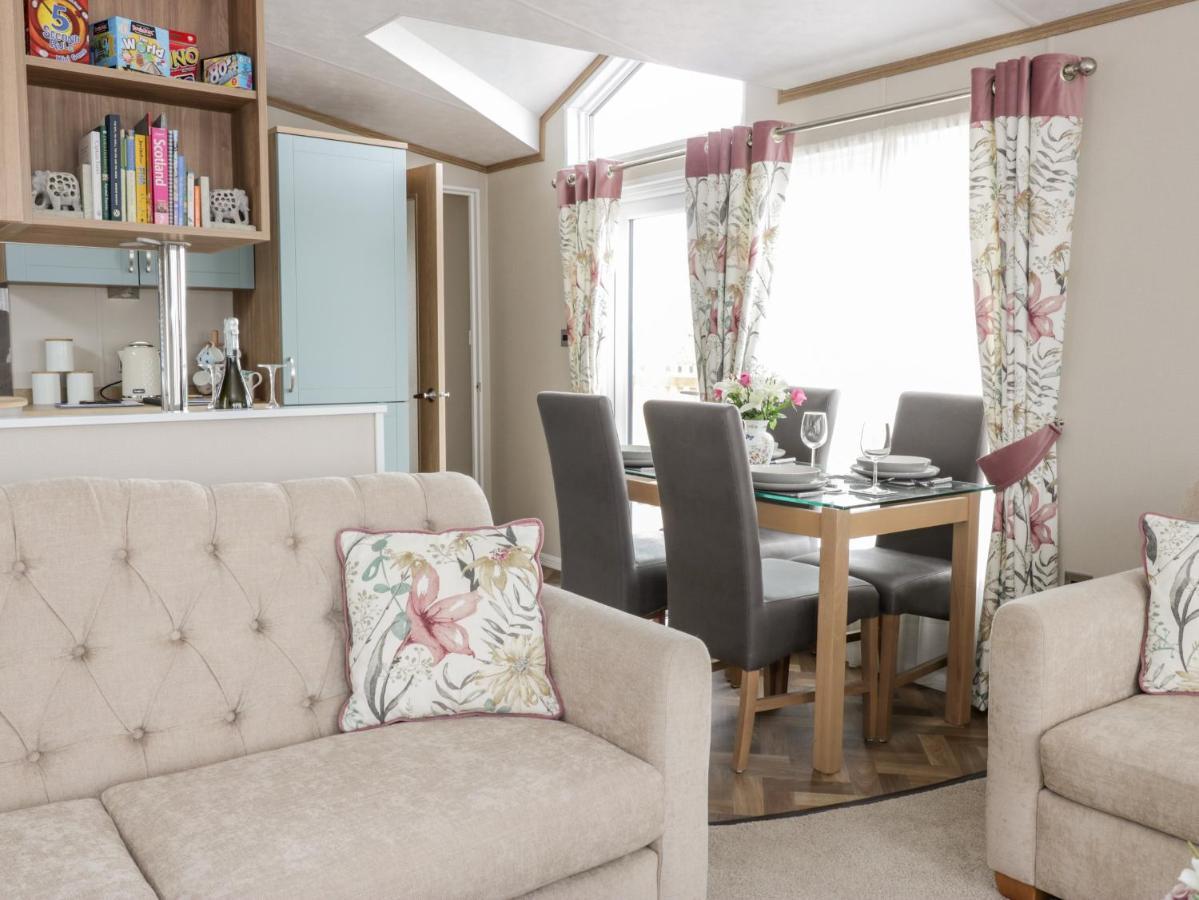 Serena Lodge Jedburgh Bagian luar foto